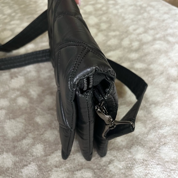 Lug Huddle black crossbody purse bag excellent condition - Picture 6 of 9